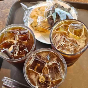 숲에숨다 대표 사진