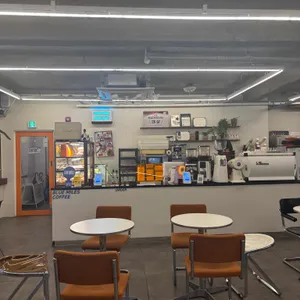 블루마일스커피로스터즈 대표 사진