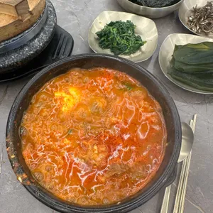 완뚝순두부 리뷰 사진