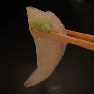 이로우 리뷰 사진