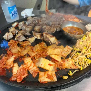 동두천솥뚜껑삼겹살 대표 사진