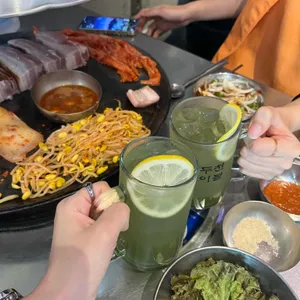 동두천솥뚜껑삼겹살 사진