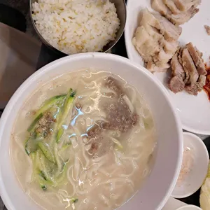 훼미리손칼국수 사진