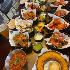 네키드윙즈 사진 1