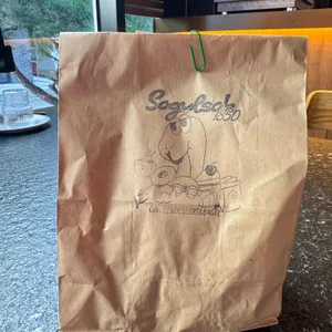 소굴속 리뷰 사진