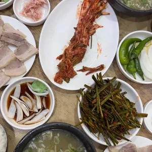 본전돼지국밥 대표 사진