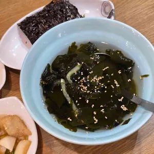 김명태굴국밥솥밥 사진