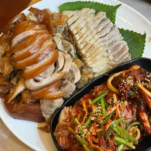 팔당족발&닭발 사진 1