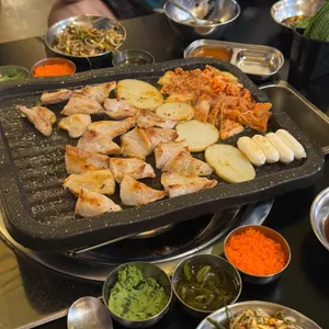 육더쿠 사진