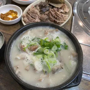 탑골순대국 대표 사진