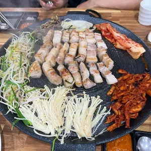 더덕솥뚜껑삼겹살 사진 2