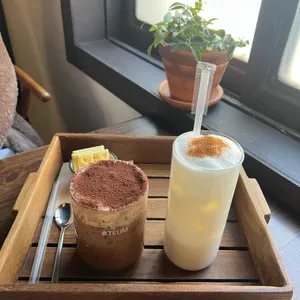 틈 대표 사진