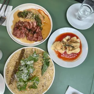 데칼코마니 리뷰 사진