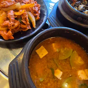 현주네숯불갈비&우렁이쌈밥 대표 사진