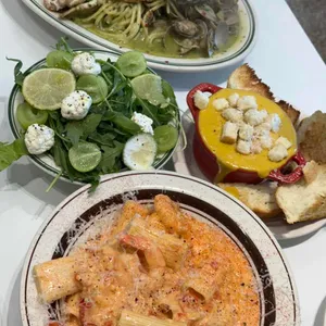 라코니 리뷰 사진