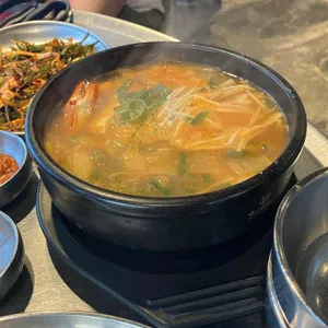 바다를 본 돼지 사진