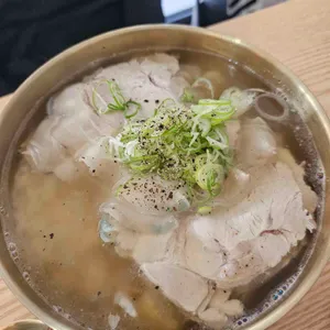 흑담곰탕 사진