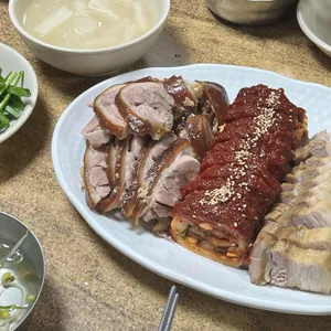 삼각지왕족발 사진 1