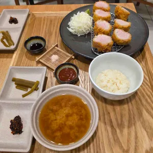 오사카멘치 사진