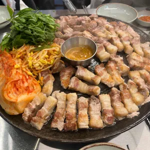 할매솥뚜껑삼겹살 대표 사진