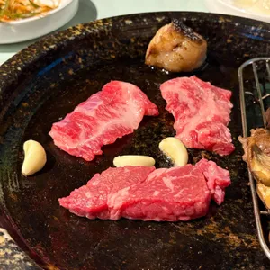 꾸석지돌판한우 사진