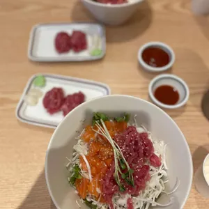 육회바른연어 대표 사진