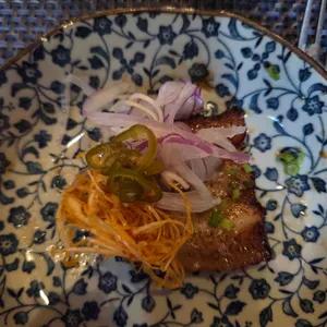 타니 넥스트도어 사진