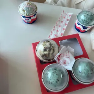 배스킨라빈스 대표 사진