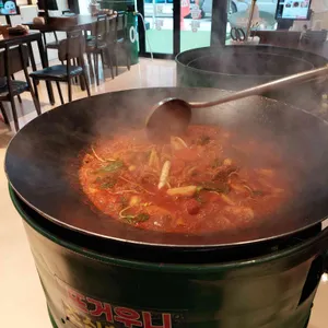 통큰솥뚜껑닭볶음탕 사진 2