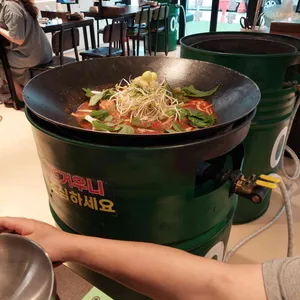 통큰솥뚜껑닭볶음탕 사진