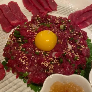 소새끼육회와육사시미 사진