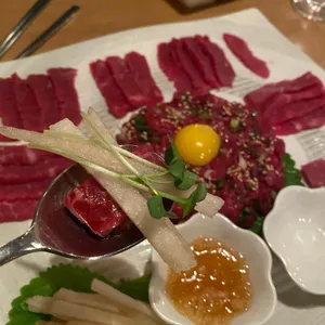 소새끼육회와육사시미 사진