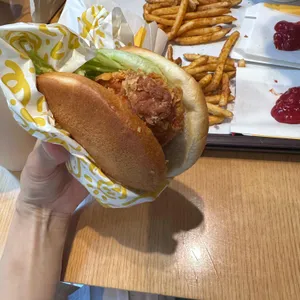 맘스터치 피자앤치킨 사진