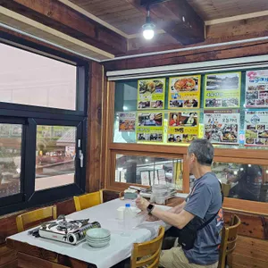 딴뚝통나무집식당 리뷰 사진