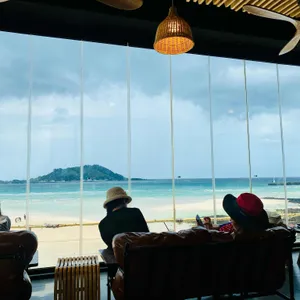 쉼표 리뷰 사진