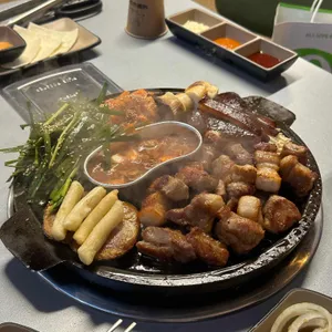 돼봉삼겹살 사진