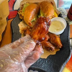 크레이지윙스앤버거 사진