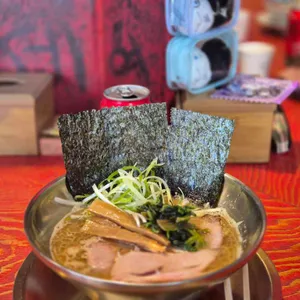 W.C.R.D 나의피는라멘으로되어있어 사진