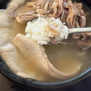 엄용백돼지국밥 사진 1