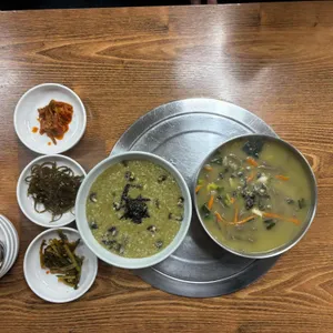 돌담할망 톳 보말 칼국수 사진 2
