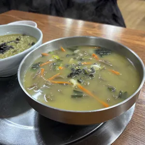 돌담할망 톳 보말 칼국수 사진