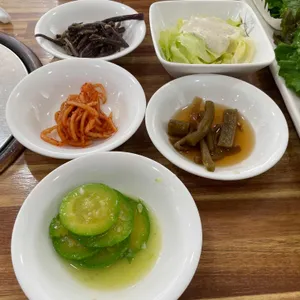 황토우렁이쌈밥 대표 사진