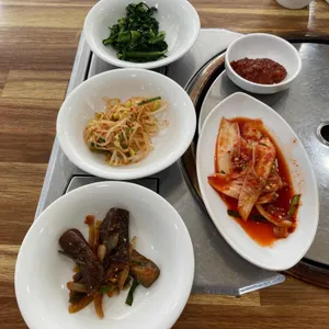 황토우렁이쌈밥 대표 사진