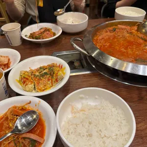 부대찌개대사관 사진
