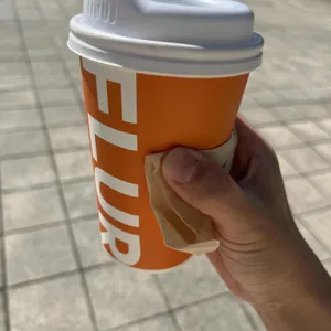 플러 커피 사진