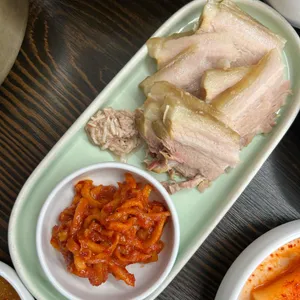 평이담백 뼈칼국수 사진
