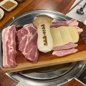 솔방구리삼겹살 대표 사진