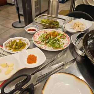 할매 솥뚜껑 삼겹살 사진