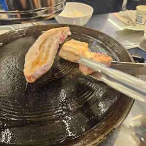 할매 솥뚜껑 삼겹살 대표 사진