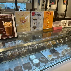 알렉산더 스페셜티커피&베이커리 사진